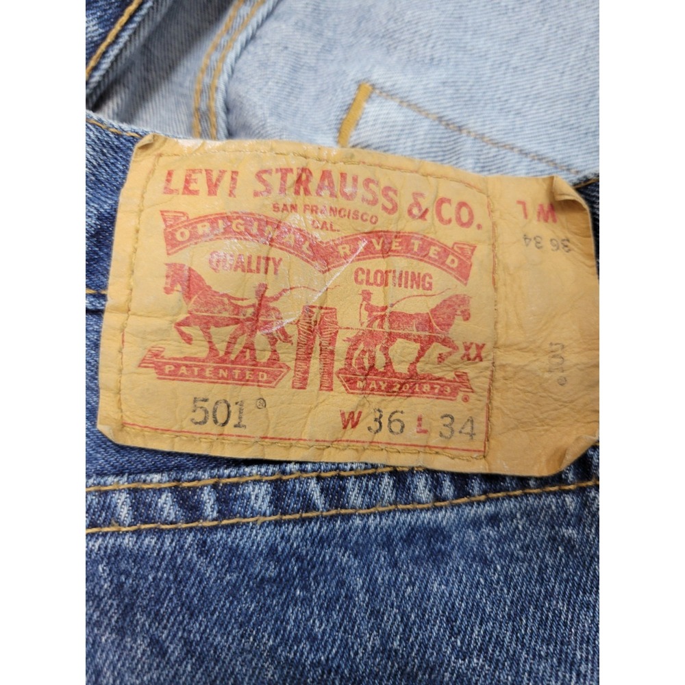 Levis 501 Mens Jeans 36x34 Blue Medium Wash Straight Leg Button Fly Denim - Picture 2 of 7
